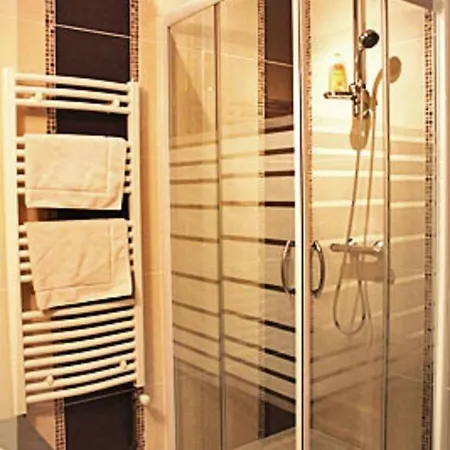 Les Nuits Safranees Bed and Breakfast